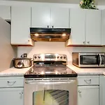 Phoenix Townhome With Community Pool - Near Golf!