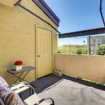 Phoenix Townhome With Community Pool - Near Golf!